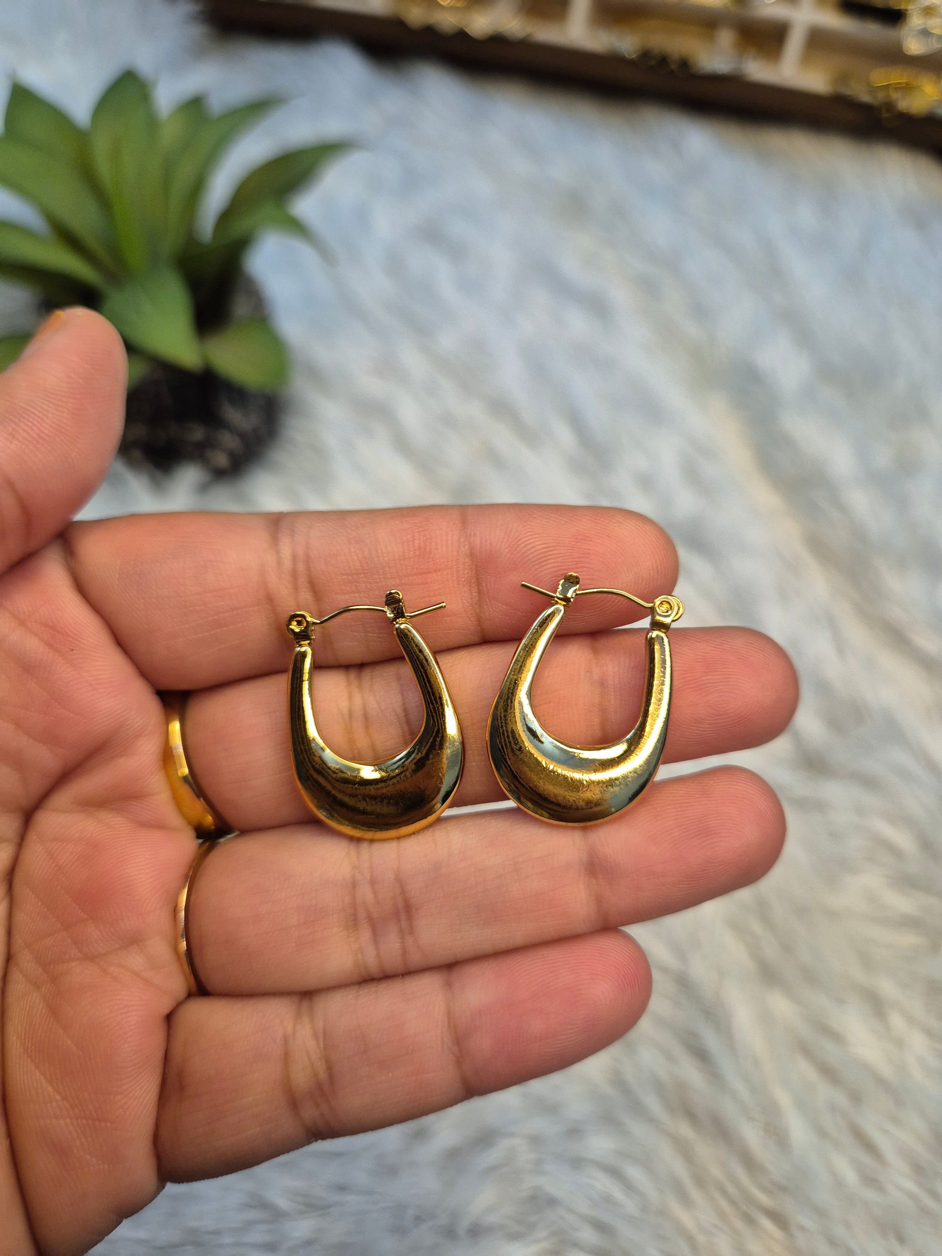 Flowy hoop