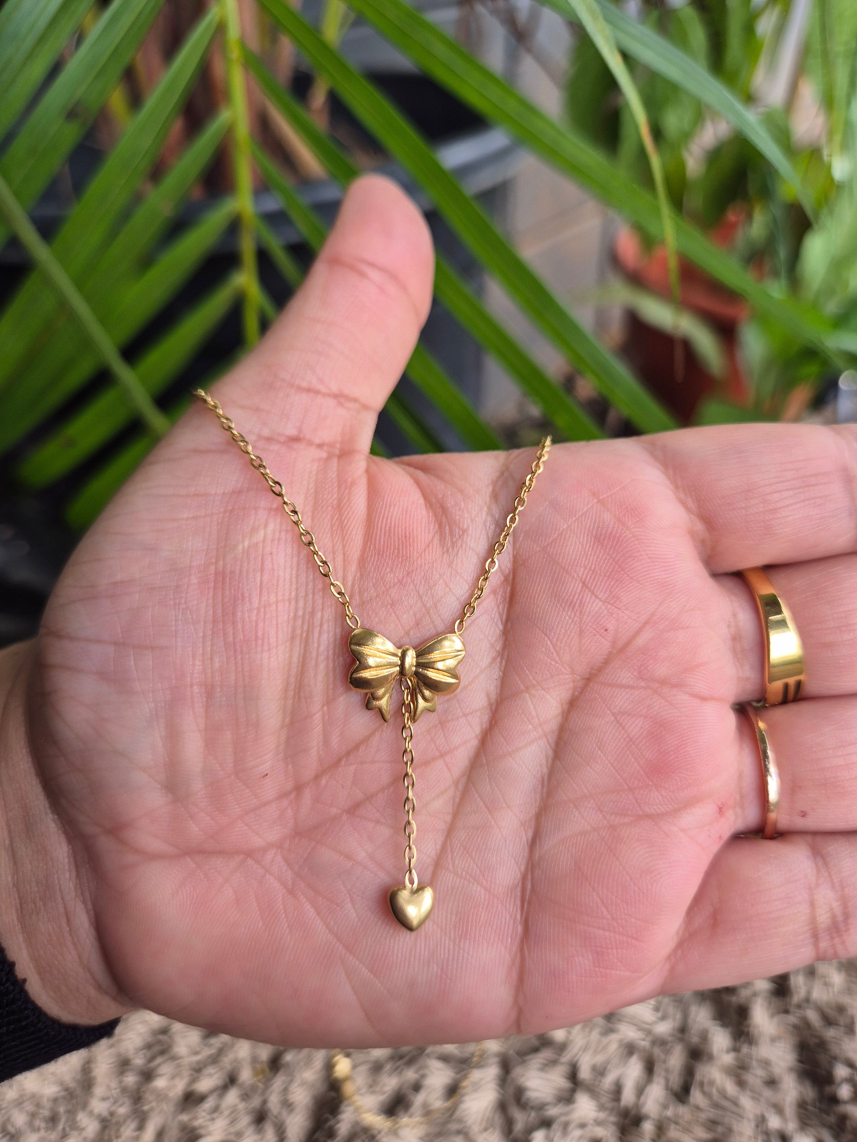 Bow charm