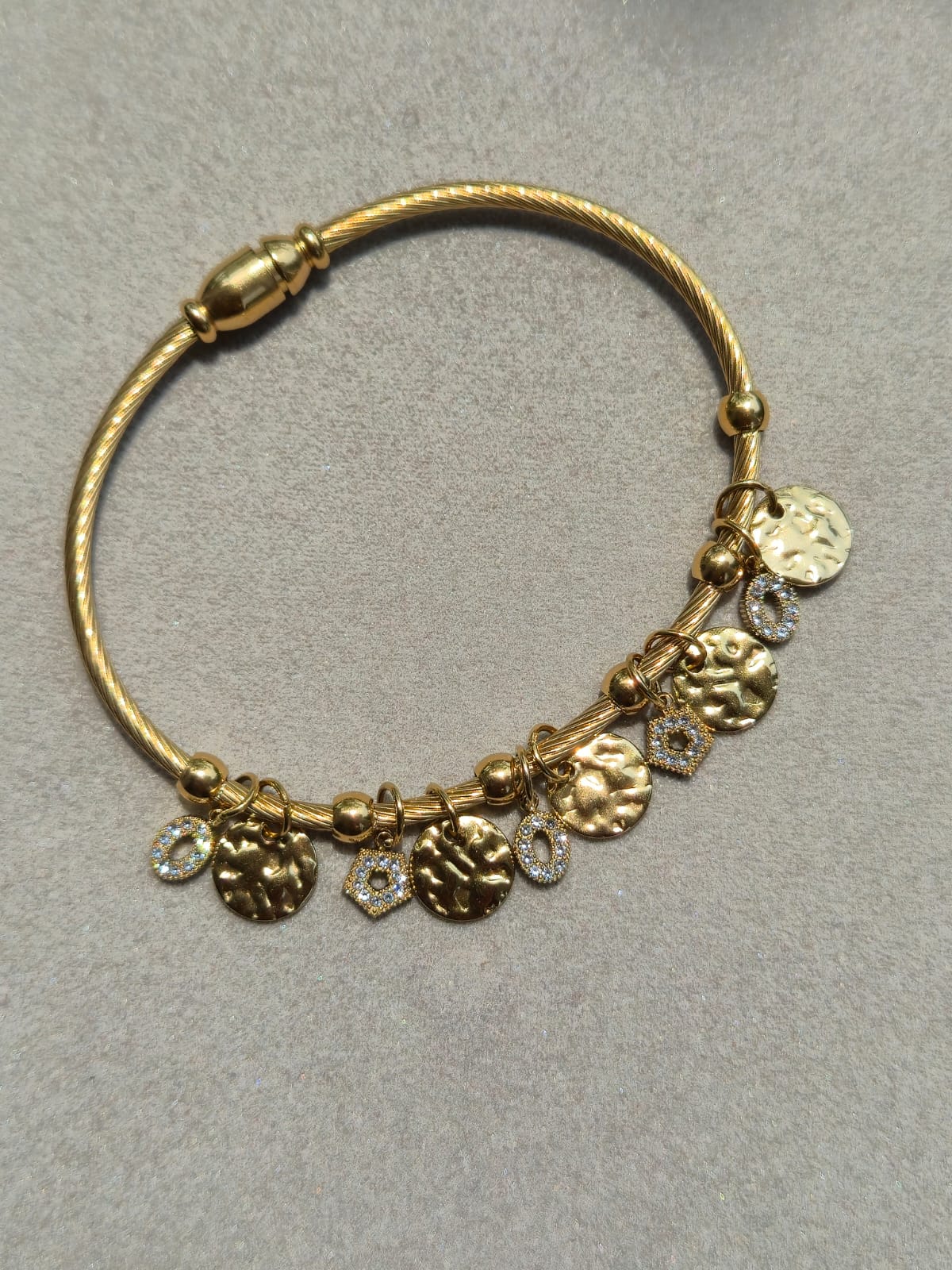 Charm bangle - cb04